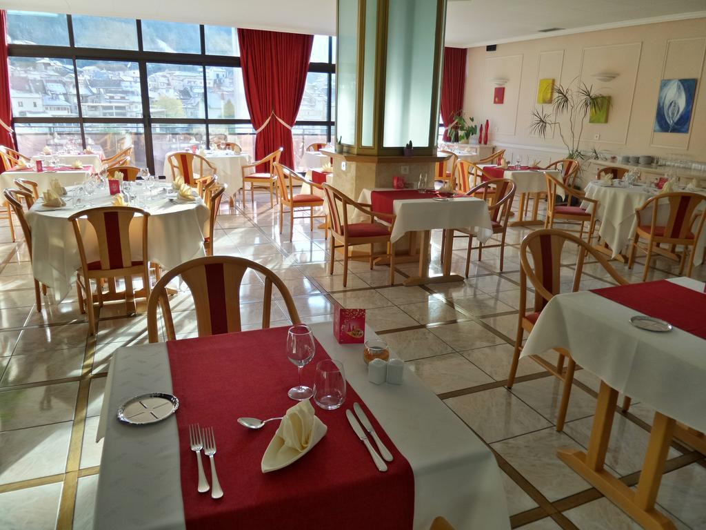 Jura Hotel Restaurant Le Panoramic سان-كلود المظهر الخارجي الصورة