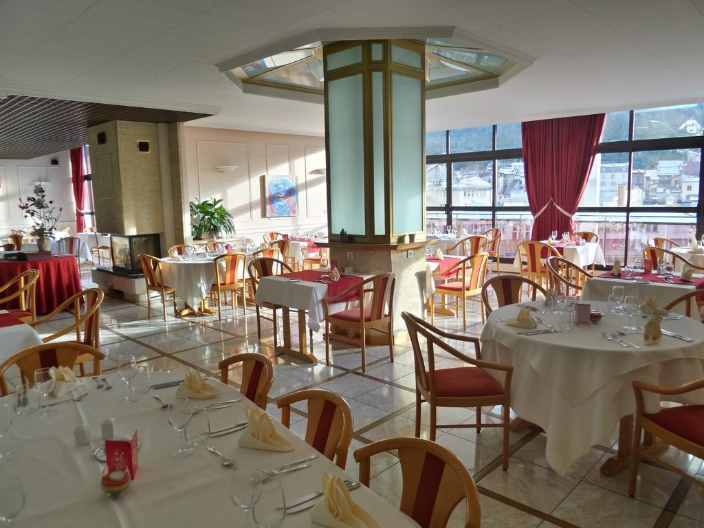 Jura Hotel Restaurant Le Panoramic سان-كلود المظهر الخارجي الصورة