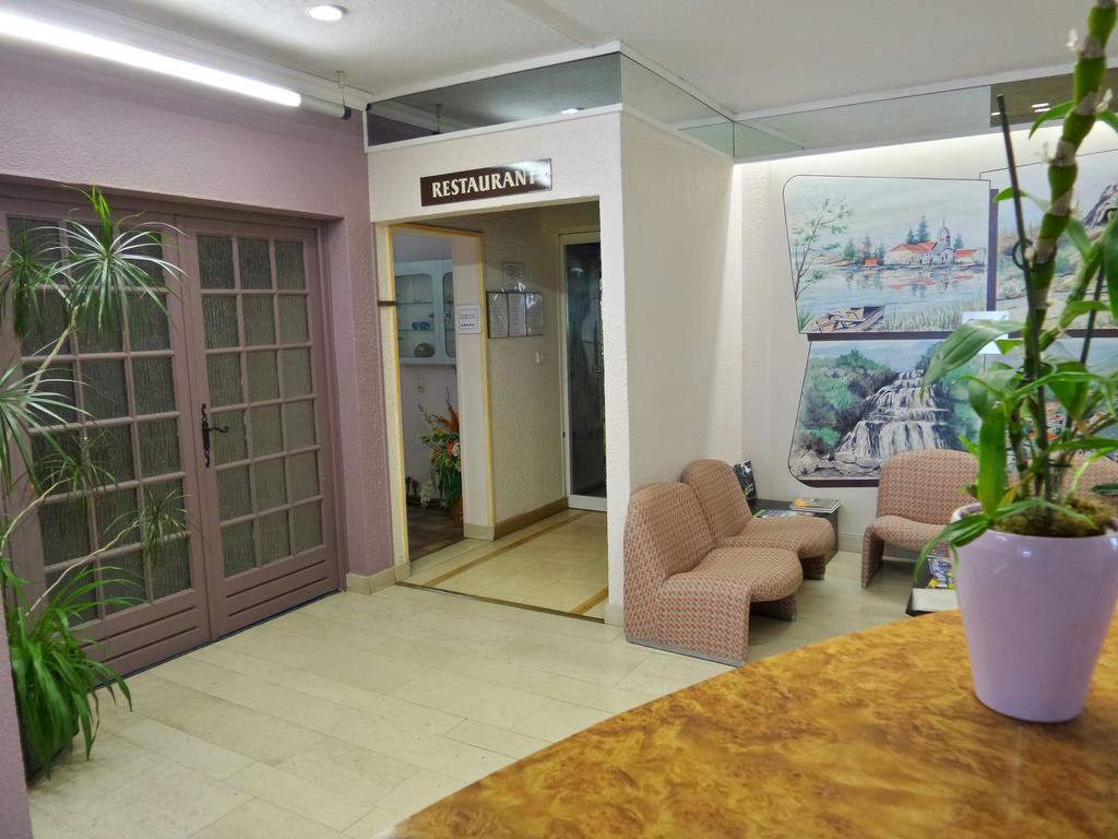Jura Hotel Restaurant Le Panoramic سان-كلود المظهر الخارجي الصورة